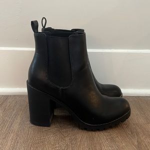 Soda Chelsea booties with heel